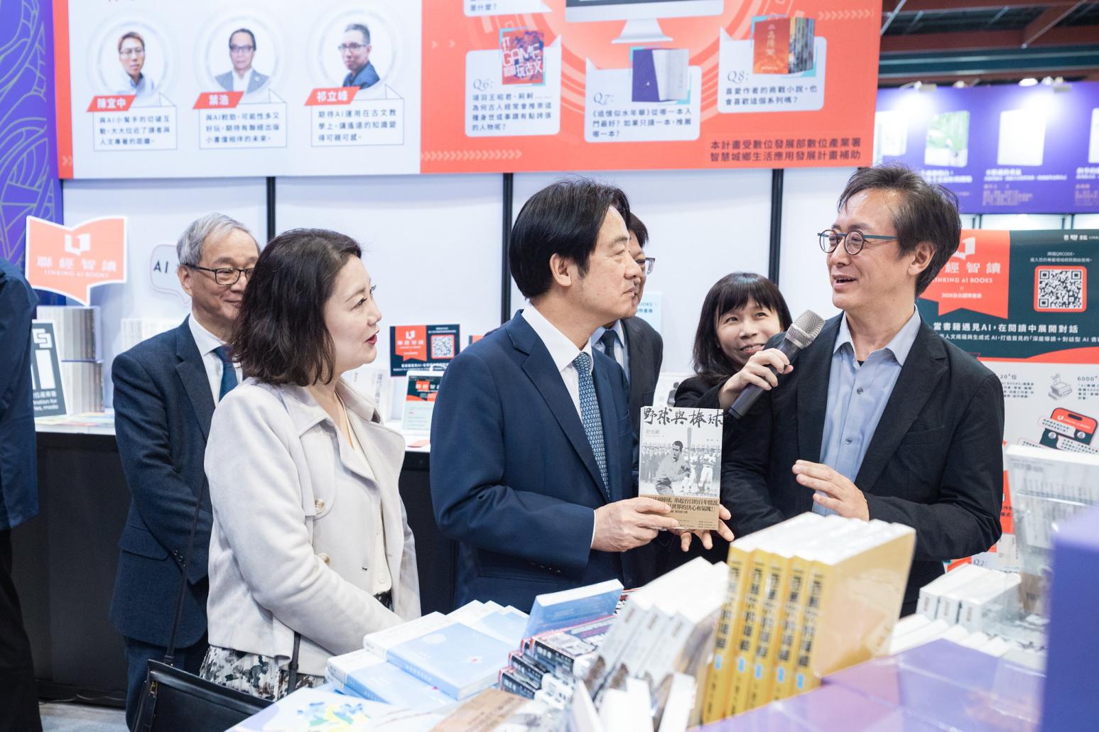 賴清德「好老師不如好書」發言引怒火！總統府公開逐字稿澄清原意